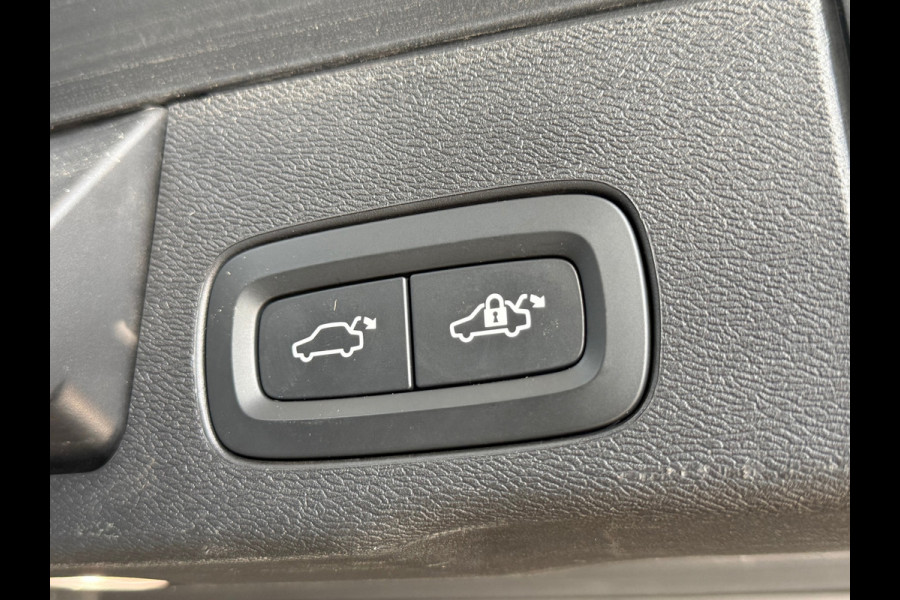 Volvo XC60 2.0 T6 Plug-in AWD Inscription | VOL! | Pano | Luchtvering | Trekhaak | Xenium Pakket | Int.Safe PRO Pakket | HUD | NAP