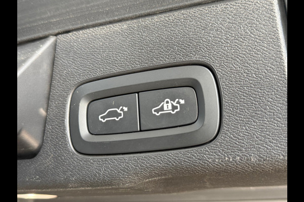 Volvo XC60 2.0 T6 Plug-in AWD Inscription | VOL! | Pano | Luchtvering | Trekhaak | Xenium Pakket | Int.Safe PRO Pakket | HUD | NAP