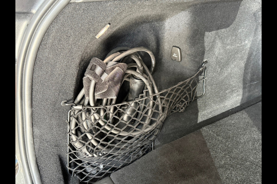 Volvo XC60 2.0 T6 Plug-in AWD Inscription | VOL! | Pano | Luchtvering | Trekhaak | Xenium Pakket | Int.Safe PRO Pakket | HUD | NAP