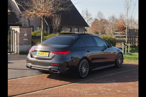 Mercedes-Benz C-Klasse 180 AMG Line | AMG-Pakket | Panoramadak | Camera | Sfeerverlichting | Burmester | NL-Auto |