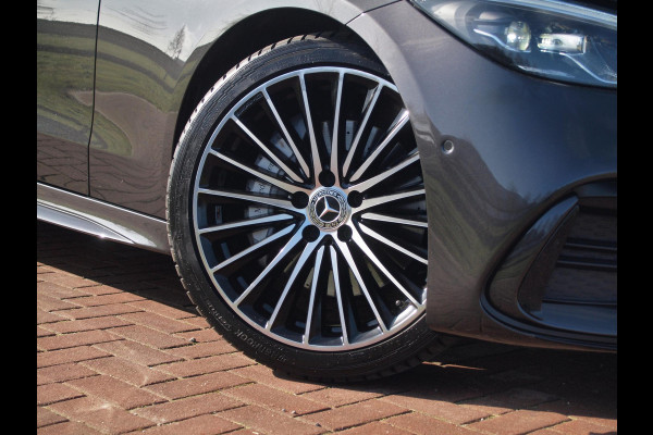 Mercedes-Benz C-Klasse 180 AMG Line | AMG-Pakket | Panoramadak | Camera | Sfeerverlichting | Burmester | NL-Auto |