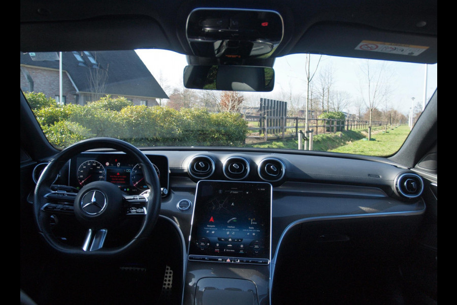 Mercedes-Benz C-Klasse 180 AMG Line | AMG-Pakket | Panoramadak | Camera | Sfeerverlichting | Burmester | NL-Auto |