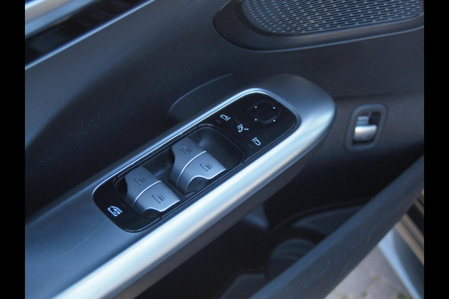 Mercedes-Benz C-Klasse 180 AMG Line | AMG-Pakket | Panoramadak | Camera | Sfeerverlichting | Burmester | NL-Auto |