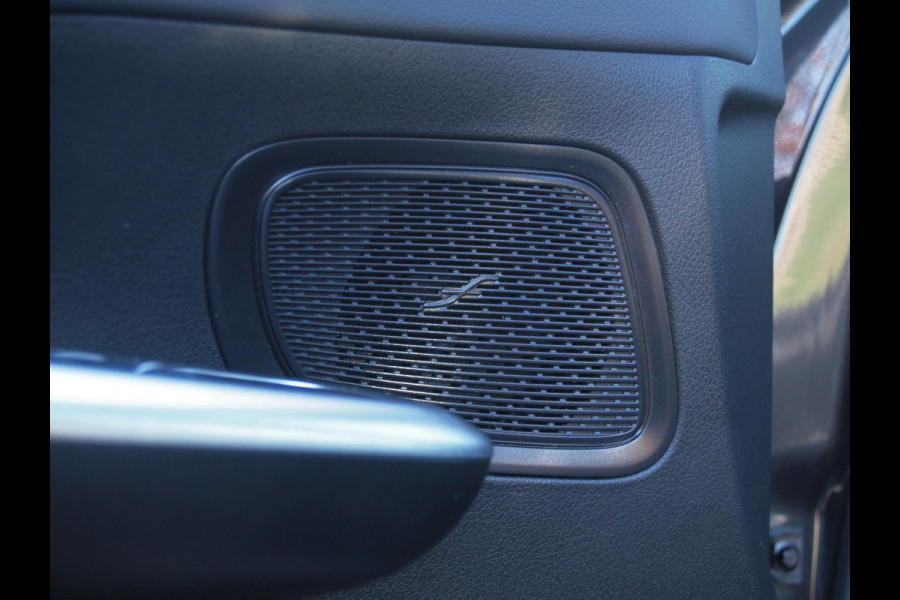 Mercedes-Benz C-Klasse 180 AMG Line | AMG-Pakket | Panoramadak | Camera | Sfeerverlichting | Burmester | NL-Auto |