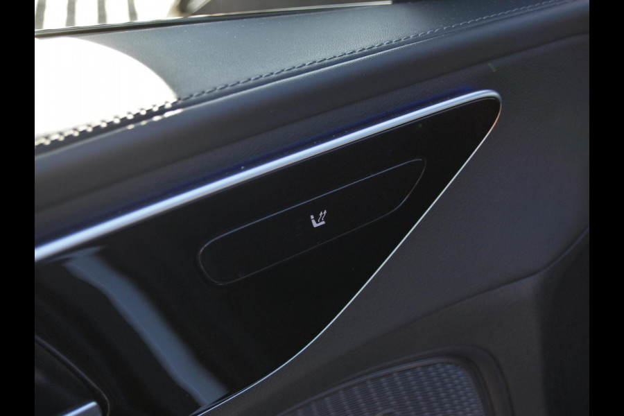 Mercedes-Benz C-Klasse 180 AMG Line | AMG-Pakket | Panoramadak | Camera | Sfeerverlichting | Burmester | NL-Auto |