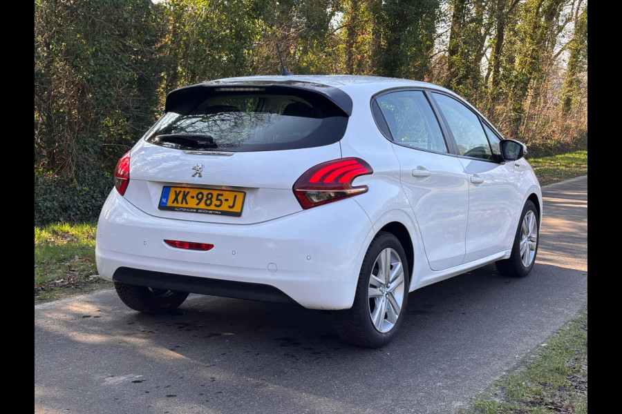 Peugeot 208 1.2 PureTech Signature | Cruise + Navi + " 151.000 " KM NAP |