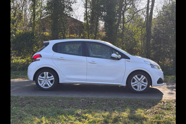 Peugeot 208 1.2 PureTech Signature | Cruise + Navi + " 151.000 " KM NAP |