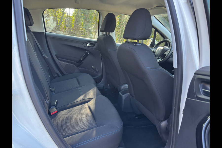 Peugeot 208 1.2 PureTech Signature | Cruise + Navi + " 151.000 " KM NAP |