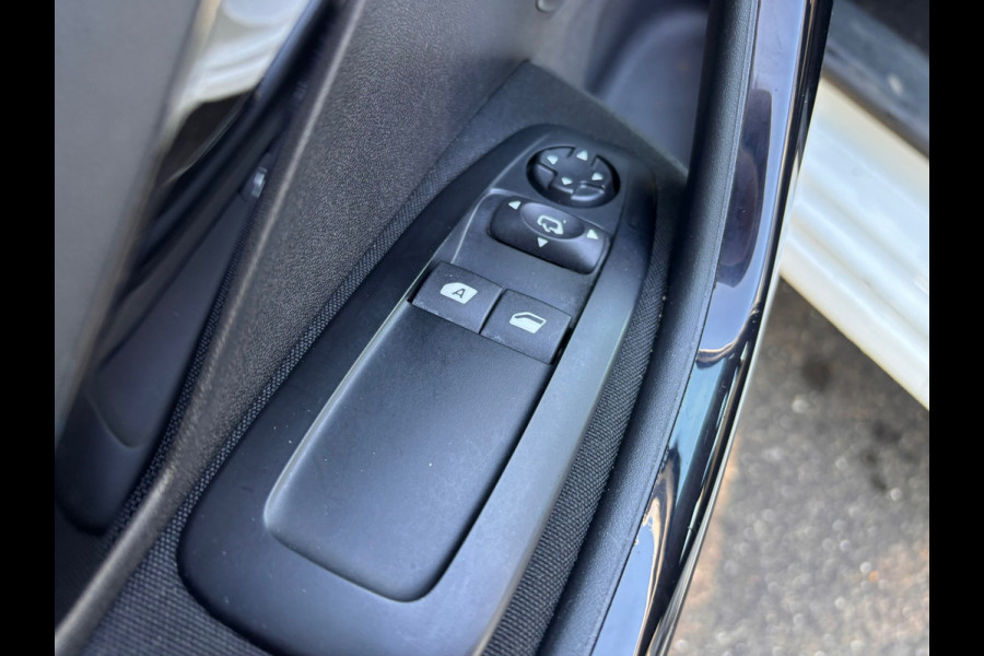 Peugeot 208 1.2 PureTech Signature | Cruise + Navi + " 151.000 " KM NAP |