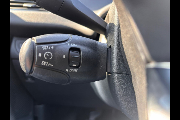 Peugeot 208 1.2 PureTech Signature | Cruise + Navi + " 151.000 " KM NAP |