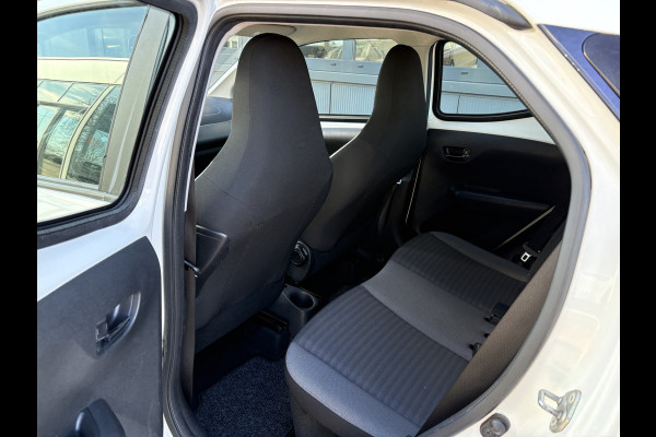 Toyota Aygo 1.0 VVT-i X-Play 5-drs. CAMERA/CARPLAY/LIMITER/AIRCO/MEDIA