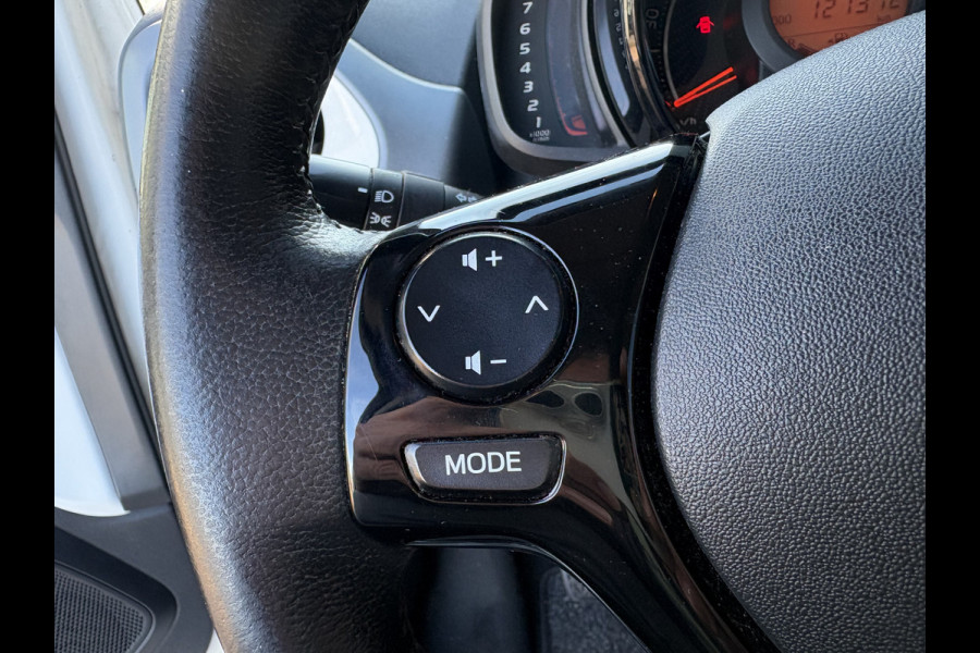 Toyota Aygo 1.0 VVT-i X-Play 5-drs. CAMERA/CARPLAY/LIMITER/AIRCO/MEDIA