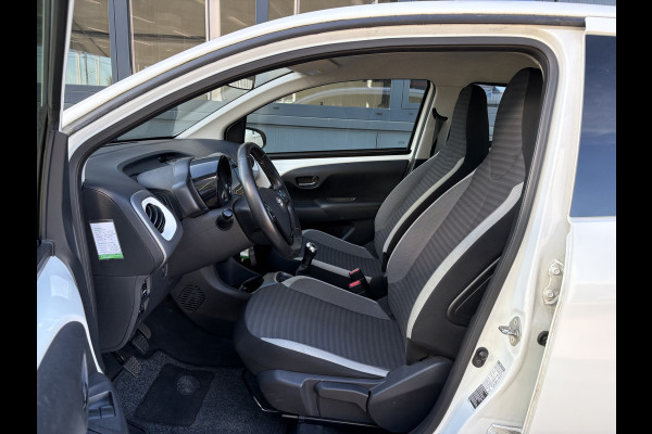 Toyota Aygo 1.0 VVT-i X-Play 5-drs. CAMERA/CARPLAY/LIMITER/AIRCO/MEDIA