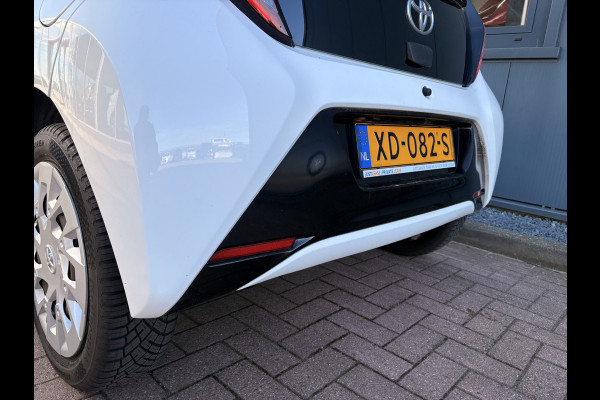 Toyota Aygo 1.0 VVT-i X-Play 5-drs. CAMERA/CARPLAY/LIMITER/AIRCO/MEDIA