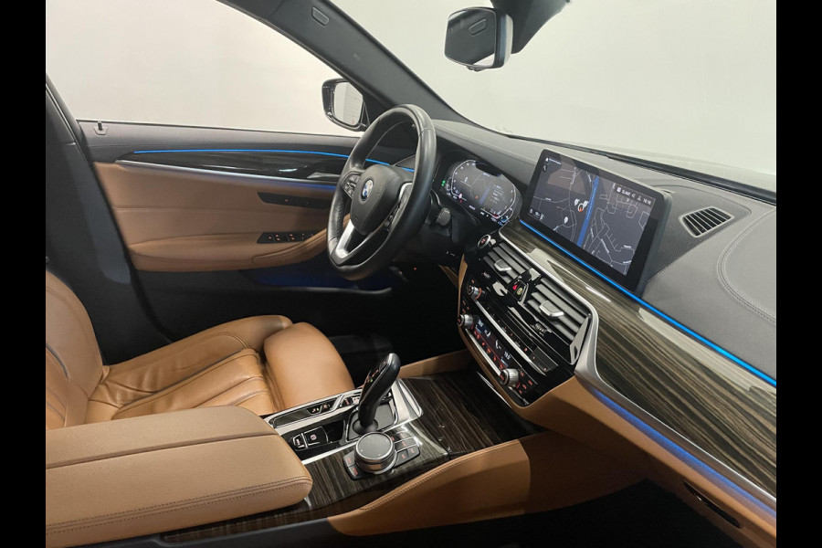 BMW 5 Serie Touring 530e Business Edition Plus 292 PK Aut. Leder Navi Carplay Cruise Control Full LED PDC VA + Camera