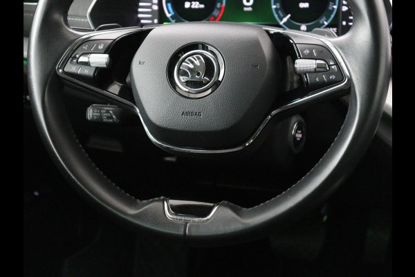 Škoda Octavia 1.4 TSI iV PHEV Business Edition Plus | Stoelverwarming | Trekhaak | Camera | Adaptive cruise | Carplay | Sfeerverlichting | Navigatie | Side Assist | Stuurverwarming | Plug In