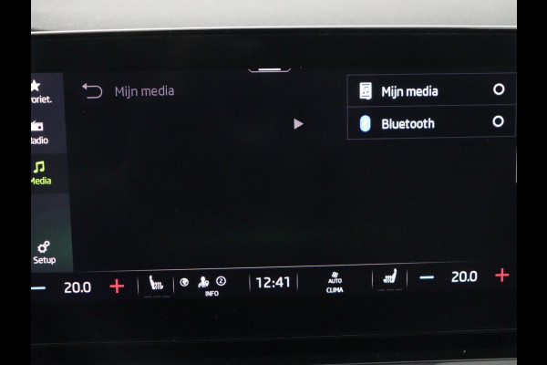 Škoda Octavia 1.4 TSI iV PHEV Business Edition Plus | Stoelverwarming | Trekhaak | Camera | Adaptive cruise | Carplay | Sfeerverlichting | Navigatie | Side Assist | Stuurverwarming | Plug In