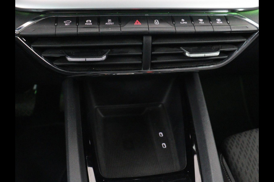 Škoda Octavia 1.4 TSI iV PHEV Business Edition Plus | Stoelverwarming | Trekhaak | Camera | Adaptive cruise | Carplay | Sfeerverlichting | Navigatie | Side Assist | Stuurverwarming | Plug In