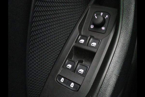 Škoda Octavia 1.4 TSI iV PHEV Business Edition Plus | Stoelverwarming | Trekhaak | Camera | Adaptive cruise | Carplay | Sfeerverlichting | Navigatie | Side Assist | Stuurverwarming | Plug In