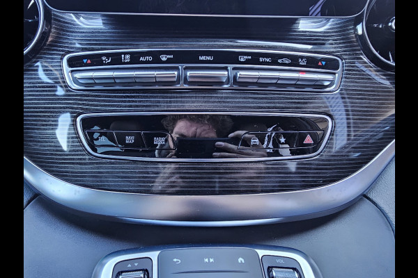 Mercedes-Benz V-Klasse 300d 4-MATIC Extra Lang DC Avantgarde | LED | ACC | Leder | Stoelverwarming | Burmester | App-connect | Trekhaak | LMV 19" | 360 Camera | Lane Assist | Schuifdeuren elektrisch |