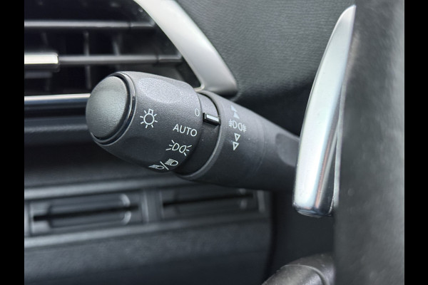 Peugeot 5008 T 131PK AUT-8 7-Pers. Navi 360°Camera Ecc Apple Carplay Android Auto Cruise Control Pdc Blue Executive Avantage Privacy Glas Lmv Isofix Led Regen-Lichtsensor Verkeersbord detectie Dealeronderhouden Origineel Nederlandse Auto 7 Zitter