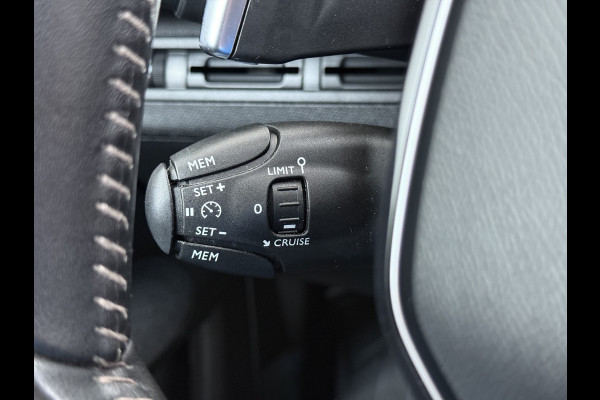 Peugeot 5008 T 131PK AUT-8 7-Pers. Navi 360°Camera Ecc Apple Carplay Android Auto Cruise Control Pdc Blue Executive Avantage Privacy Glas Lmv Isofix Led Regen-Lichtsensor Verkeersbord detectie Dealeronderhouden Origineel Nederlandse Auto 7 Zitter