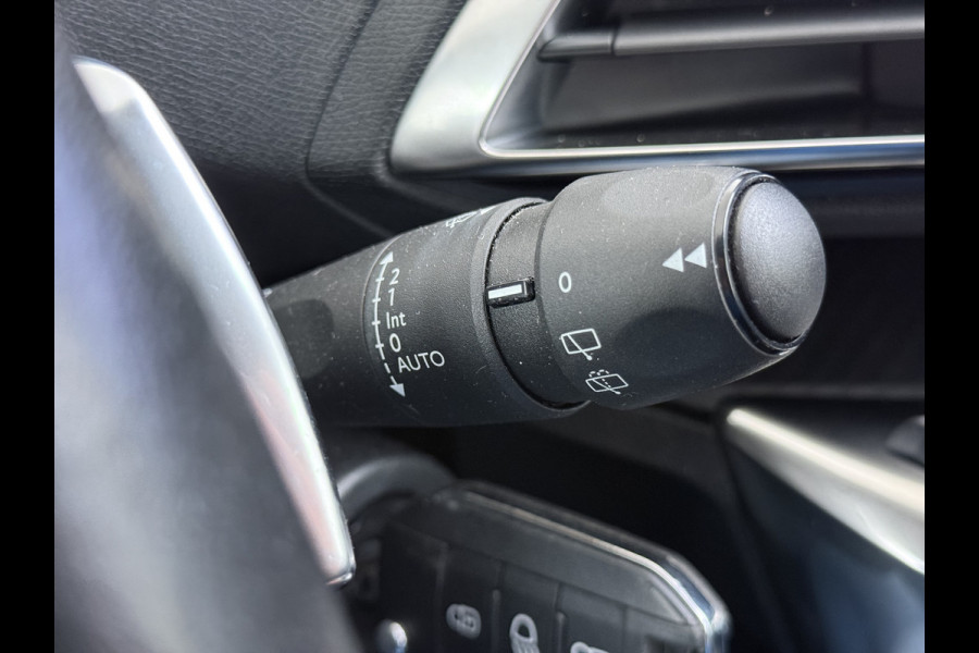 Peugeot 5008 T 131PK AUT-8 7-Pers. Navi 360°Camera Ecc Apple Carplay Android Auto Cruise Control Pdc Blue Executive Avantage Privacy Glas Lmv Isofix Led Regen-Lichtsensor Verkeersbord detectie Dealeronderhouden Origineel Nederlandse Auto 7 Zitter