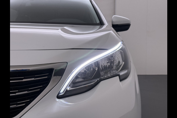 Peugeot 5008 T 131PK AUT-8 7-Pers. Navi 360°Camera Ecc Apple Carplay Android Auto Cruise Control Pdc Blue Executive Avantage Privacy Glas Lmv Isofix Led Regen-Lichtsensor Verkeersbord detectie Dealeronderhouden Origineel Nederlandse Auto 7 Zitter