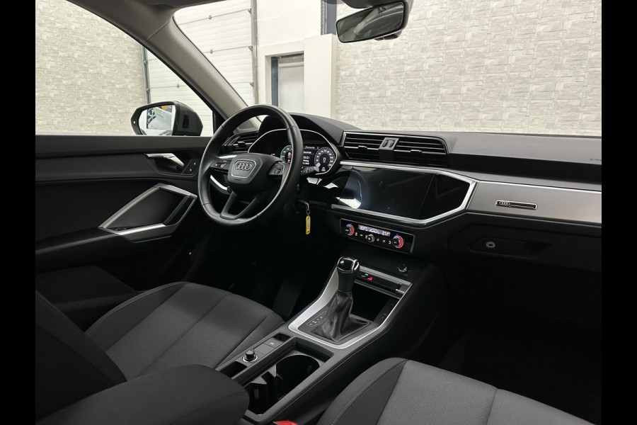Audi Q3 45 TFSI e 245PK Hybrid | 96% SOH | Cruise Contol | Getint Glas | Dodehoek | Carplay | Navi | Chronos Grau | Side Assist |  30dkm! | 2022 | Rijklaarprijs incl. 12 mnd. Bovag Garantie.