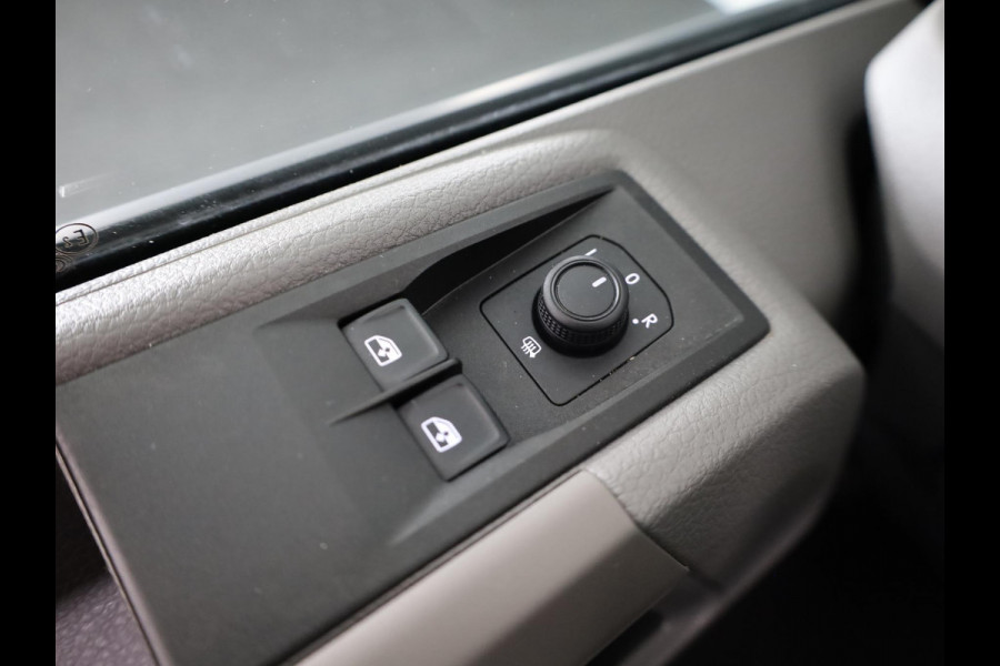 Volkswagen Crafter 35 2.0 TDI L3H3 Highline EURO VI 140 pk Automaat | Verlengde garantie | Navigatie | Parkeersensoren | Achteruitrijcamera | Cruise control |
