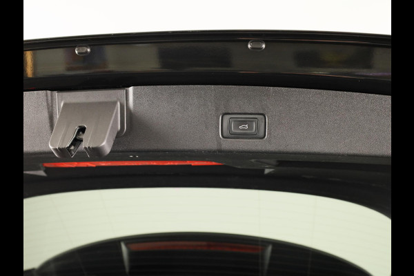 Audi Q4 e-tron 40 Launch edition S Competition 77 kWh 204pk | SoH 93% | Panoramadak | Head-up Display | Navigatie | Stoelverwarming