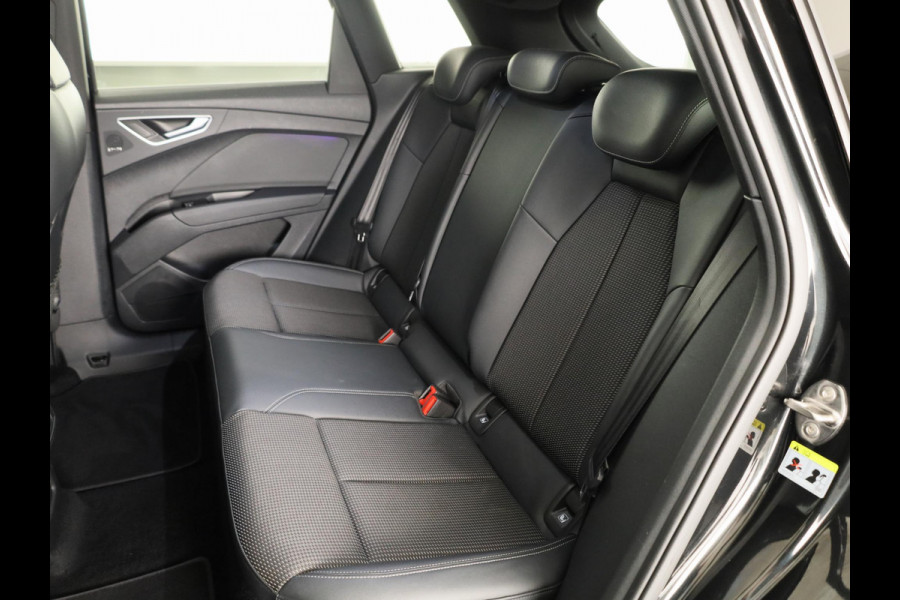 Audi Q4 e-tron 40 Launch edition S Competition 77 kWh 204pk | SoH 93% | Panoramadak | Head-up Display | Navigatie | Stoelverwarming