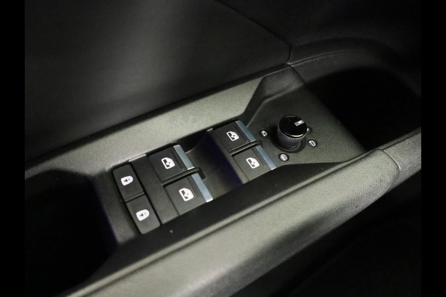 Audi Q4 e-tron 40 Launch edition S Competition 77 kWh 204pk | SoH 93% | Panoramadak | Head-up Display | Navigatie | Stoelverwarming