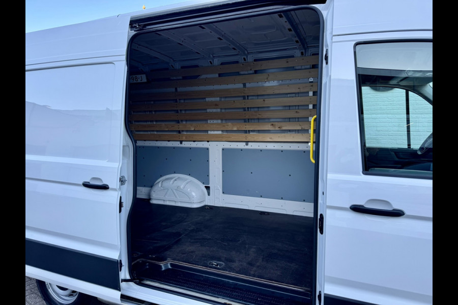 Volkswagen Crafter 2.0 TDI L3H3 Comfortline EURO 6 Fabrieksgarantie 2-2028 Airco Cruise Navi Voorruitverwarming Sensoren v/a
