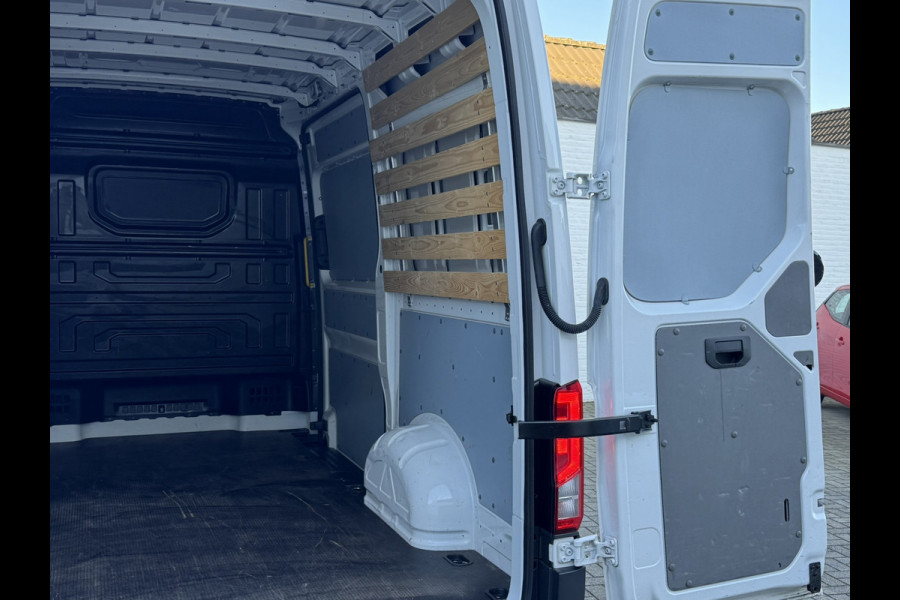 Volkswagen Crafter 2.0 TDI L3H3 Comfortline EURO 6 Fabrieksgarantie 2-2028 Airco Cruise Navi Voorruitverwarming Sensoren v/a