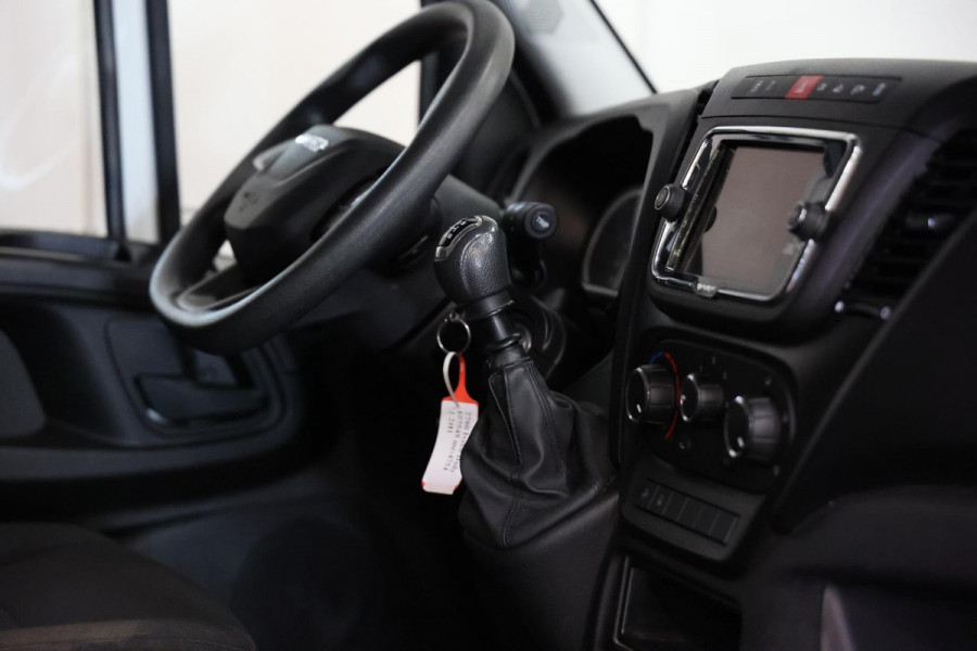 Iveco Daily 35C18HV 3.0 180PK L2H1 DUBBEL LUCHT