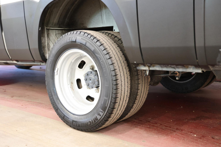 Iveco Daily 35C18HV 3.0 180PK L2H1 DUBBEL LUCHT