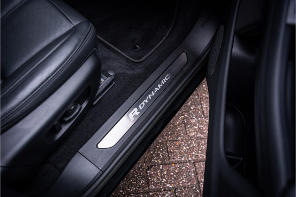 Land Rover Range Rover Evoque P300e AWD R-Dynamic SE ** 20inch ** Cold Climate ** Drive Pack ** Meridian