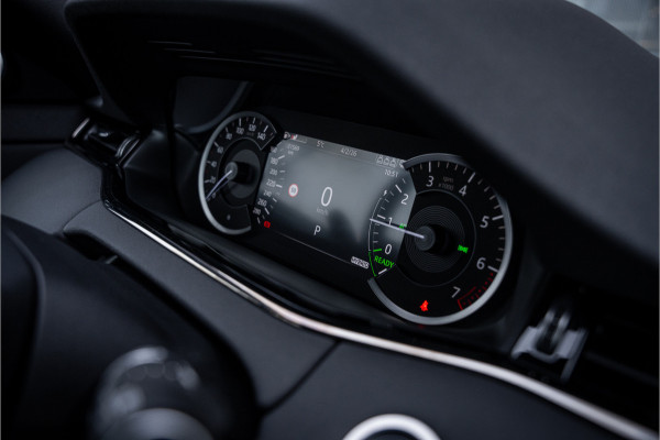 Land Rover Range Rover Evoque P300e AWD R-Dynamic SE ** 20inch ** Cold Climate ** Drive Pack ** Meridian