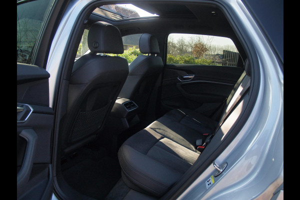 Audi e-tron 55 quattro Advanced edition Plus 95 kWh | SOH 94% | Panoramadak | Trekhaak | 21 Inch | Camera | NL-Auto