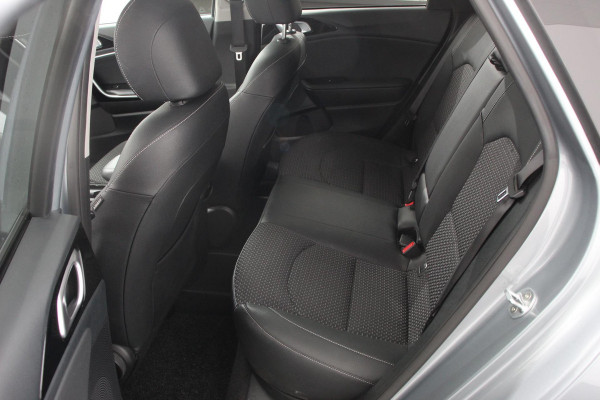 Kia Ceed Sportswagon 1.4 T-GDi Automaat DynamicLine | Panoramadak | Adaptive Cruise Control | Lane Assist | Camera | Stoel/Stuurverwarming | Apple Carplay/Android Auto | JBL Soundsystem | Navigatie |