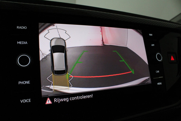 Volkswagen Taigo 1.0 TSI Life Edition Automaat/Camera/Panorama schuifdak/navigatie...