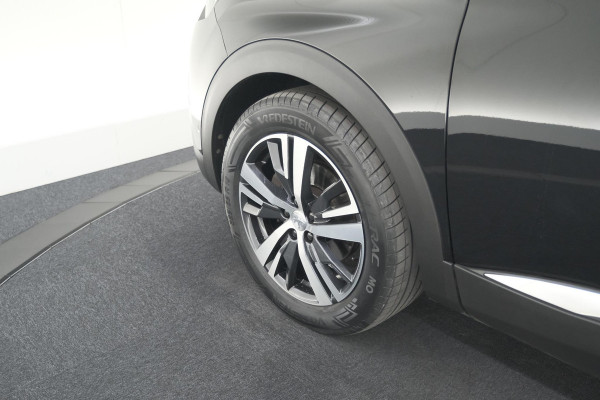 Peugeot 5008 PureTech 130 EAT8 GT Line | 7 Zitplaatsen | Trekhaak | Stoelverwarming | Apple Carplay