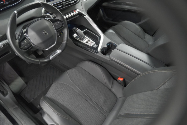 Peugeot 5008 PureTech 130 EAT8 GT Line | 7 Zitplaatsen | Trekhaak | Stoelverwarming | Apple Carplay