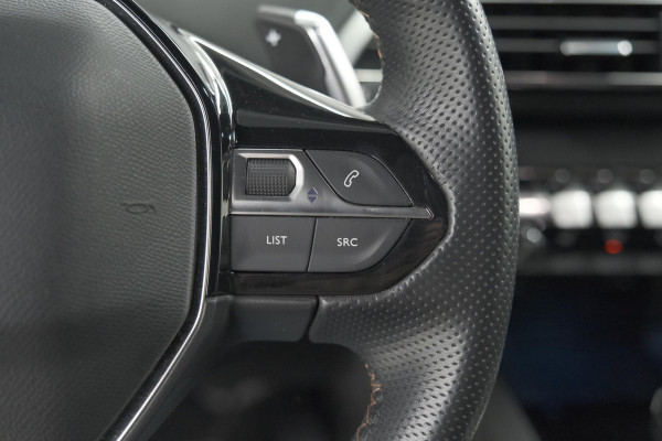 Peugeot 5008 PureTech 130 EAT8 GT Line | 7 Zitplaatsen | Trekhaak | Stoelverwarming | Apple Carplay