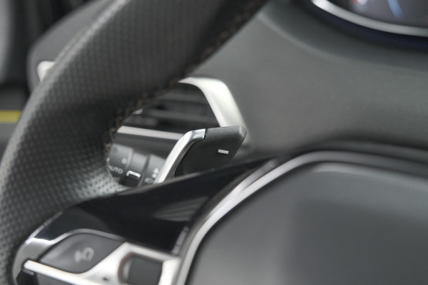Peugeot 5008 PureTech 130 EAT8 GT Line | 7 Zitplaatsen | Trekhaak | Stoelverwarming | Apple Carplay