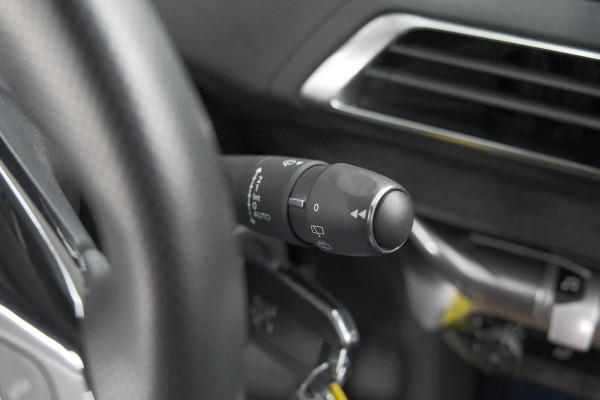 Peugeot 5008 PureTech 130 EAT8 GT Line | 7 Zitplaatsen | Trekhaak | Stoelverwarming | Apple Carplay