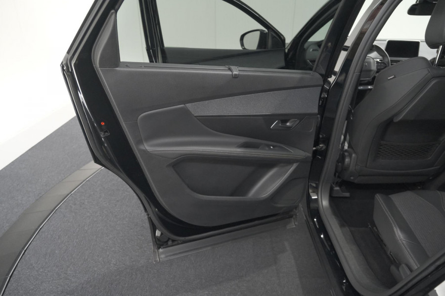 Peugeot 5008 PureTech 130 EAT8 GT Line | 7 Zitplaatsen | Trekhaak | Stoelverwarming | Apple Carplay
