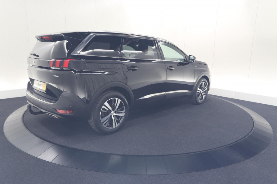 Peugeot 5008 PureTech 130 EAT8 GT Line | 7 Zitplaatsen | Trekhaak | Stoelverwarming | Apple Carplay