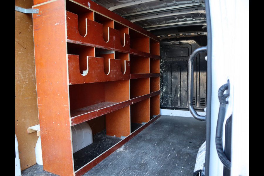 Renault Master 2.3 dCi 150pk Euro 6 L2H2 - Glasresteel v.d. Born - Resteel - Traplader - Trekhaak